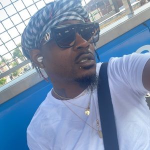 Meet your Posher, Deshawn